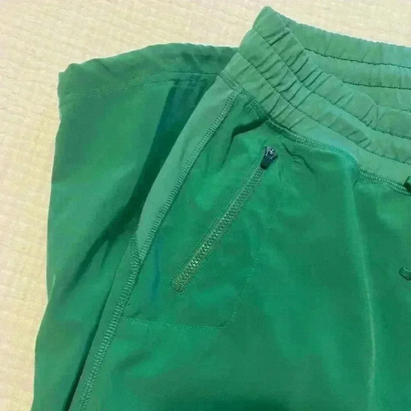 Fabletics Leggings Womens Dance Medium Cropped Pull On Stretch Pockets Green - Picture 4 of 12